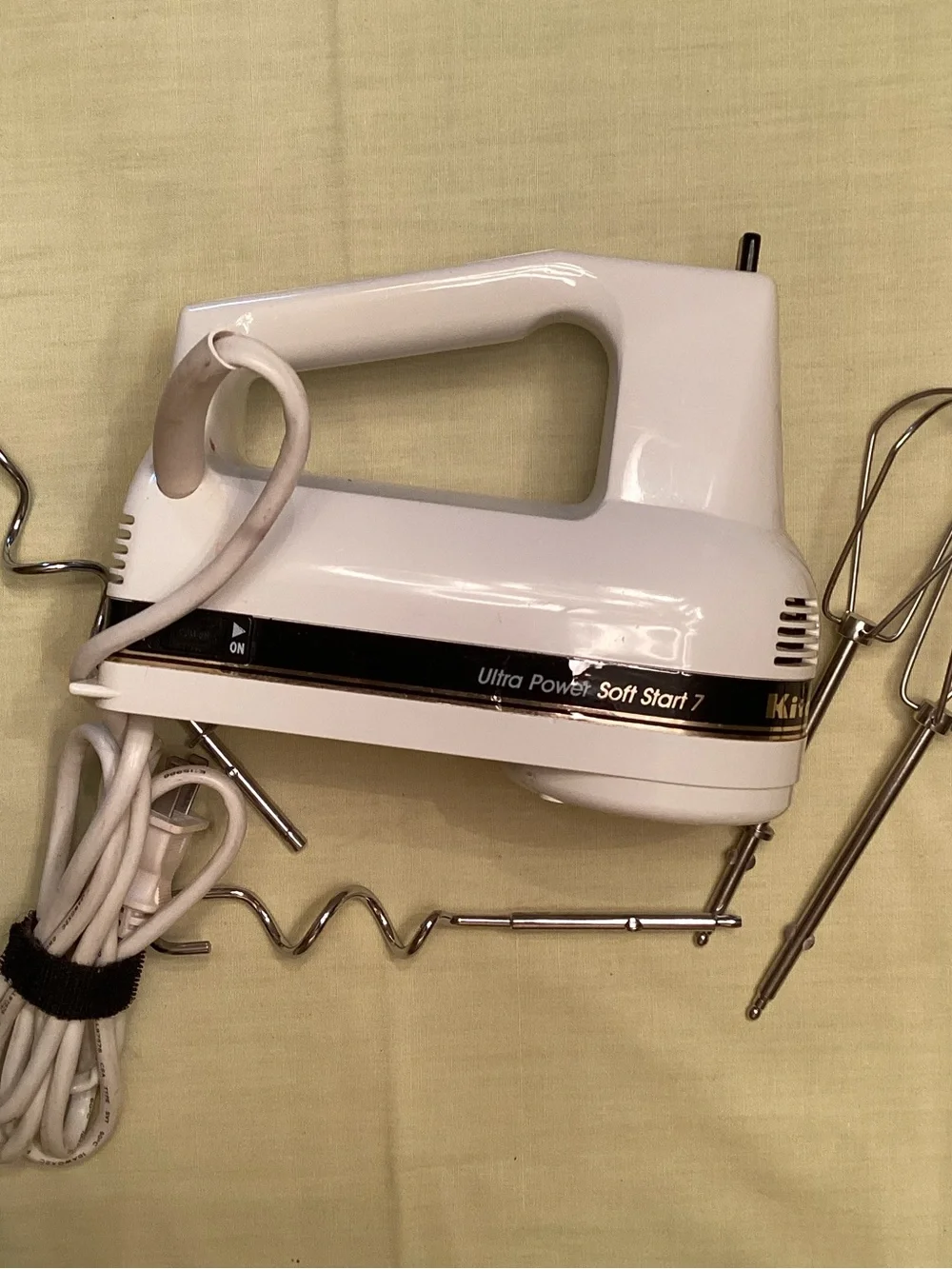 Kitchen Aid Ultra Power Soft Start 7 Speed White Hand Mixer